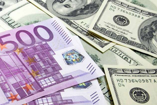 Белорусы продолжают проедать свои сбережения в валюте